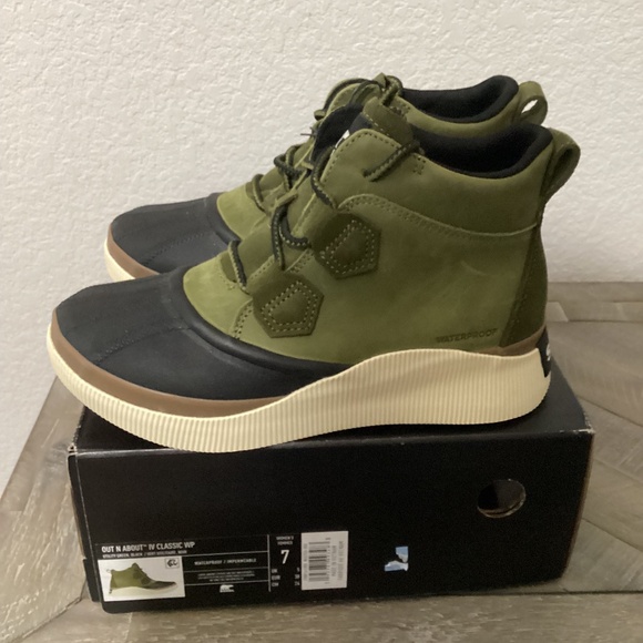 Sorel Women's Out N About IV Class Bootie, size 7 - Picture 1 of 8